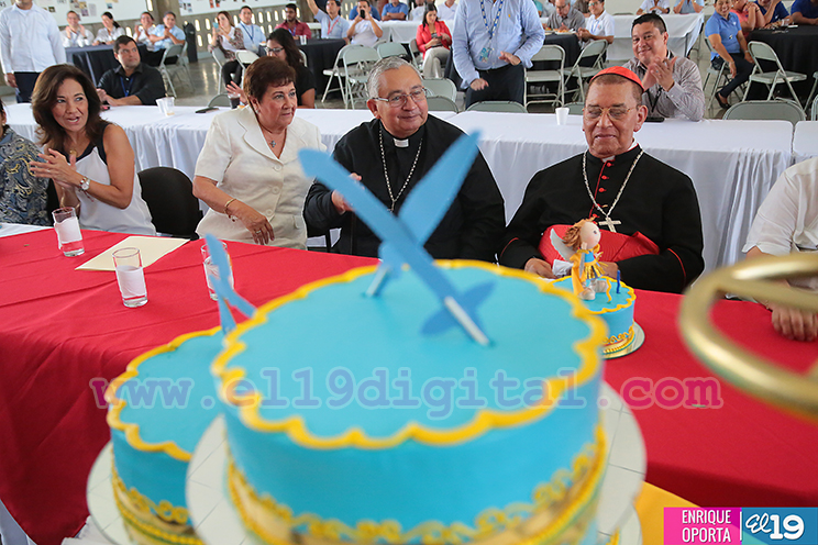 Comunidad universitaria de la UNICA celebra onomástico del Cardenal Miguel