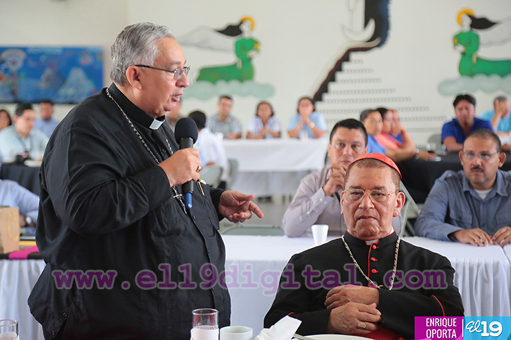 Comunidad universitaria de la UNICA celebra onomástico del Cardenal Miguel