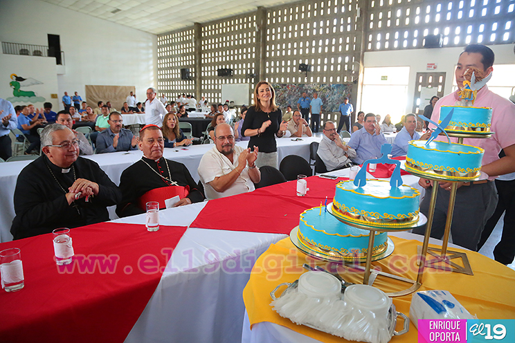 Comunidad universitaria de la UNICA celebra onomástico del Cardenal Miguel