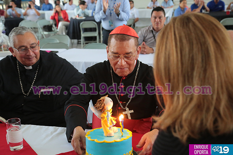 Comunidad universitaria de la UNICA celebra onomástico del Cardenal Miguel
