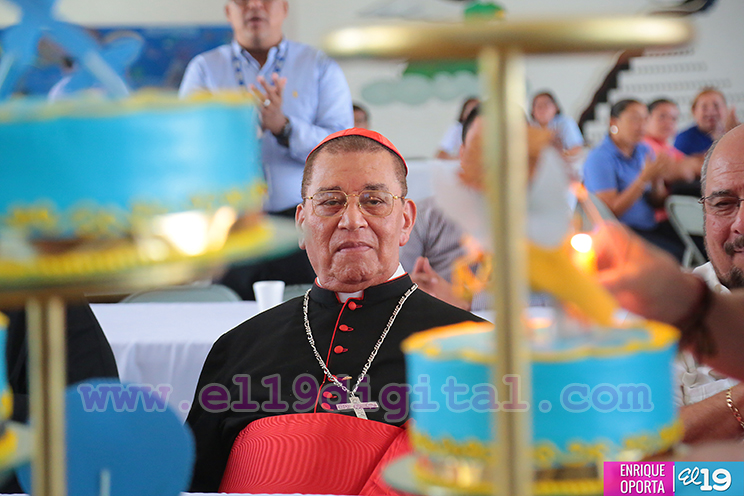 Comunidad universitaria de la UNICA celebra onomástico del Cardenal Miguel