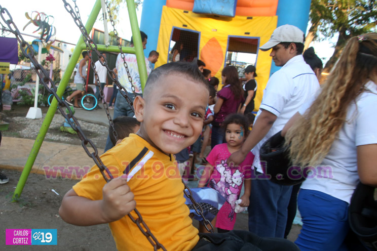 Las Victorias de Octubre son celebradas en parques de la capital