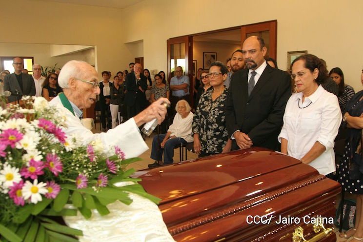 INC reconoce el gran aporte de Fernando Silva a la cultura del país