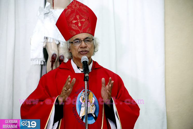 Cardenal Brenes confirma en la fe de Cristo a jóvenes de los Laureles Sur