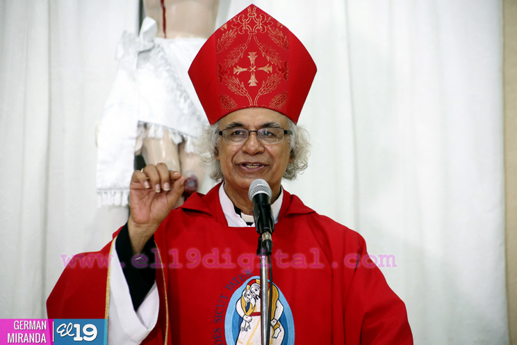 Cardenal Brenes confirma en la fe de Cristo a jóvenes de los Laureles Sur