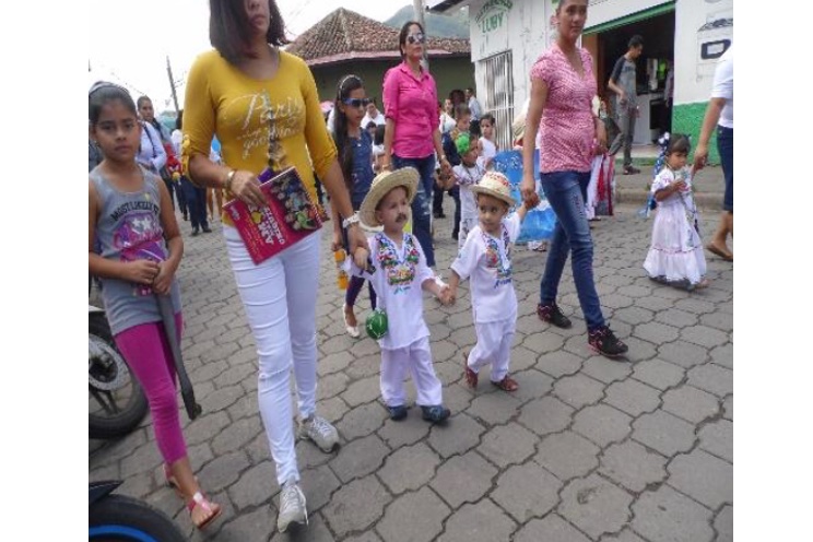Seiscientos niñ@s de Jinotega participan en hermosa caminata