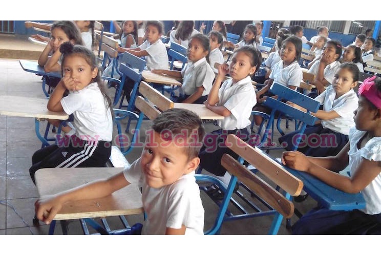Movimiento de Empresarios Sandinistas entrega 500 pupitres en colegios de la capital