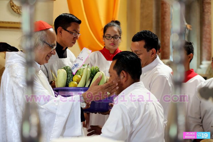 Cardenal Brenes oficia misa en parroquia San Juan Bautista