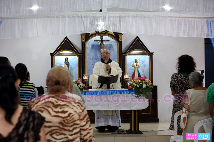 Solemne eucaristía en honor a la Santísima Virgen del Rosario