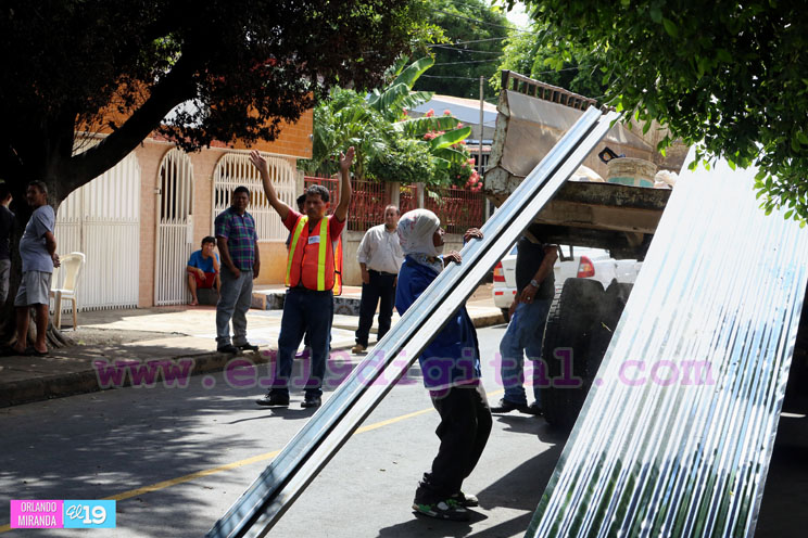 Gobierno garantiza construcción total de vivienda a familia afectada por incendio 