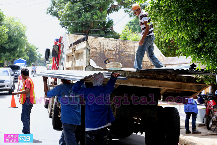 Gobierno garantiza construcción total de vivienda a familia afectada por incendio 