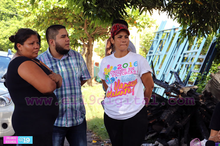 Gobierno garantiza construcción total de vivienda a familia afectada por incendio 