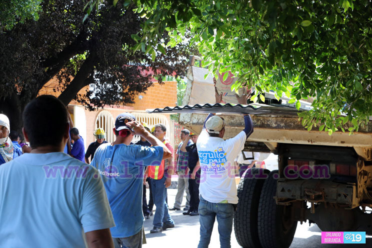 Gobierno garantiza construcción total de vivienda a familia afectada por incendio 