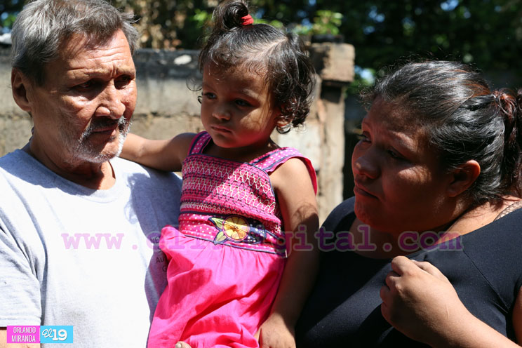 Gobierno garantiza construcción total de vivienda a familia afectada por incendio 