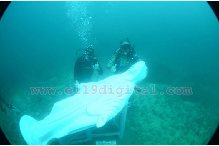 Sumergen a la Virgen de la Medalla Milagrosa en las aguas de San Juan del Sur