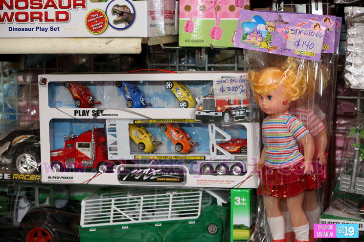 Mercado Roberto Huembes abastecido de productos para la Purísima y Navidad
