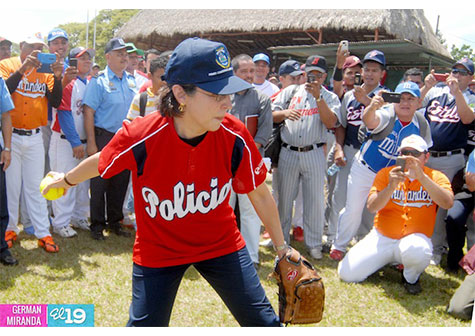 Policía Nacional inicia IX Campeonato Nacional de Softball Modificado