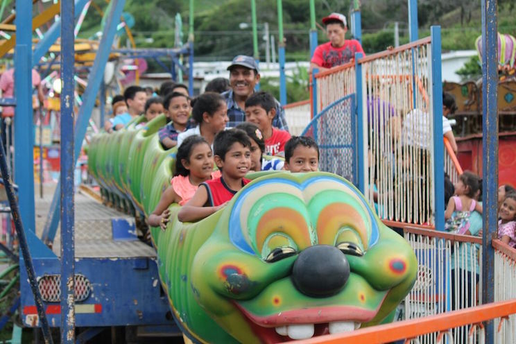 Niñ@s de Jinotega disfrutan una tarde de alegría con juegos mecánicos 