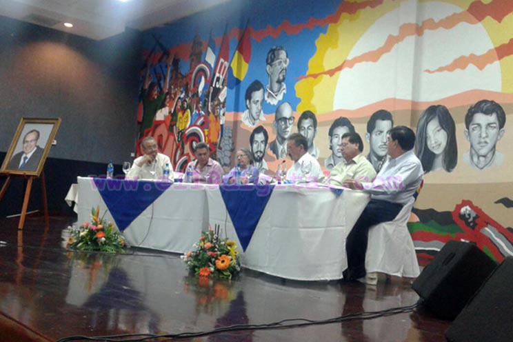 Comunidad universitaria y Asamblea Nacional rinden homenaje al compañero René Núñez