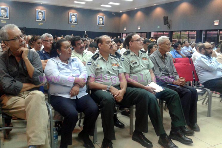 Comunidad universitaria y Asamblea Nacional rinden homenaje al compañero René Núñez