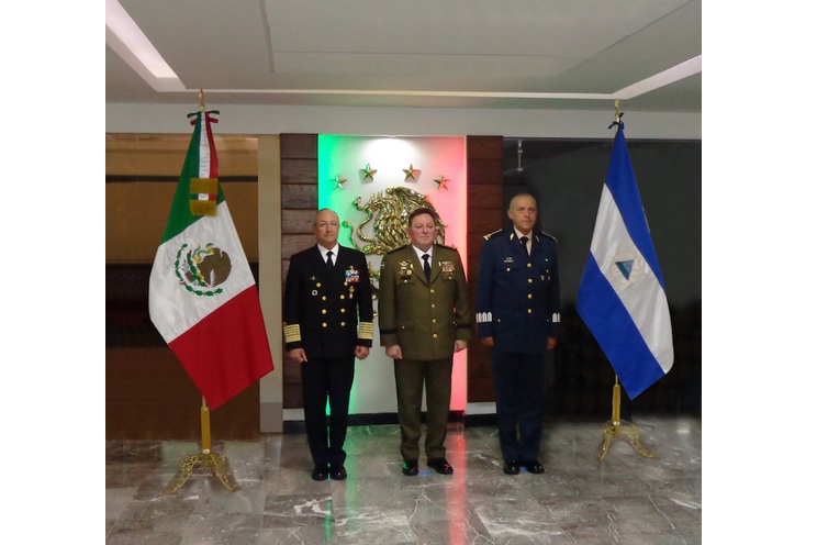 Jefe del Ejército realiza visita de trabajo a México