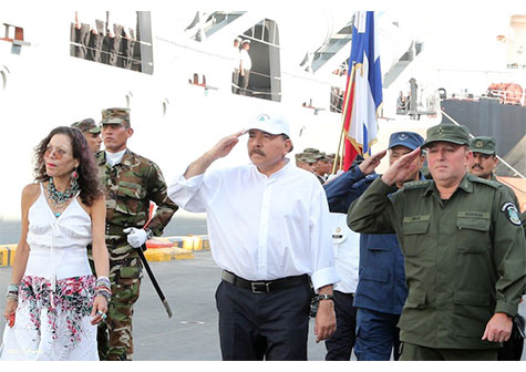 Daniel y Rosario despiden a tripulación del buque ruso "Moskva"