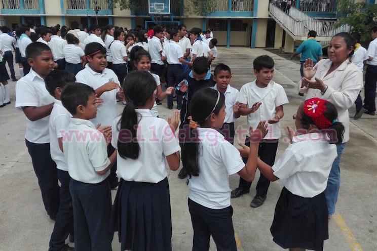 Estudiantes nicaragüenses demuestran sus capacidades frente a emergencias a delegados del SICA
