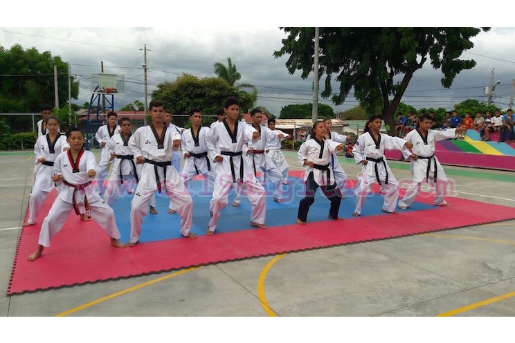 MDAA incentivan a la práctica del taekwondo en parque Los Marañones