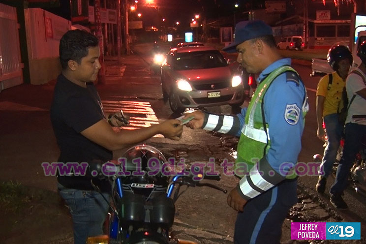 Policía de tránsito desplegada en Managua toda la noche y madrugada