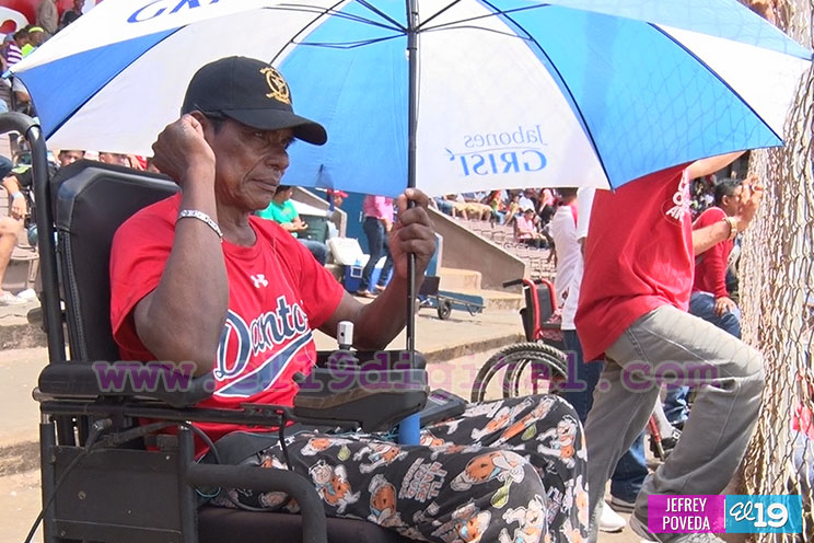 Nicaragüenses viven con emoción y alegría la fiesta deportiva de la final del Pomares