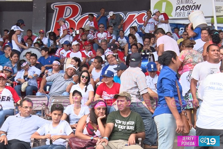 Nicaragüenses viven con emoción y alegría la fiesta deportiva de la final del Pomares