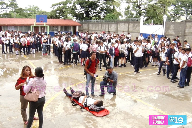 Desarrollan exitoso ejercicio de protección en centros educativos del país