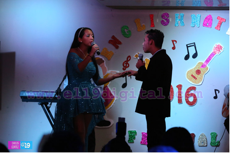 Estudiantes de secundaria participan en el Festival Nacional de Canto en Inglés 2016