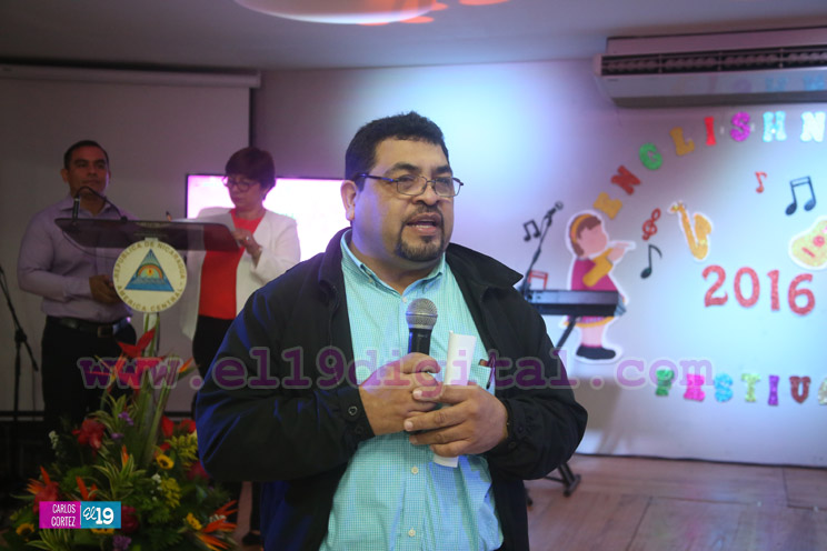 Estudiantes de secundaria participan en el Festival Nacional de Canto en Inglés 2016