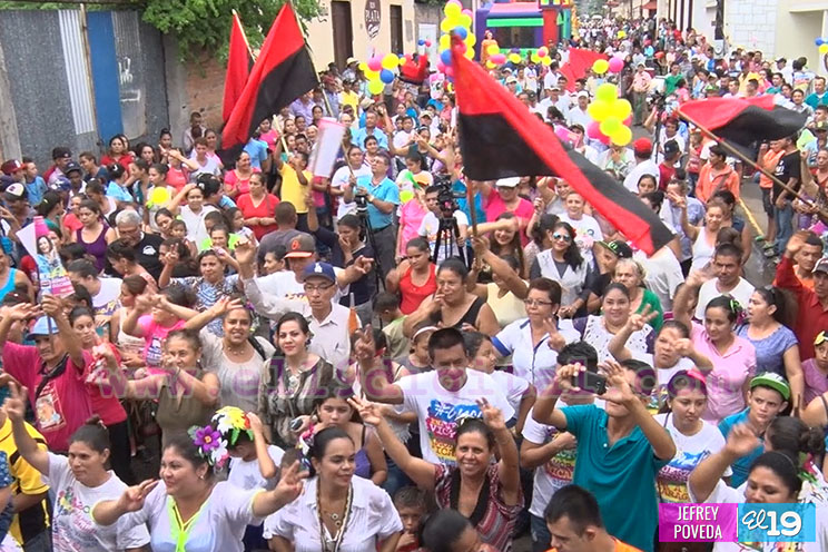 Ciudad Darío celebra multitudinaria y colorida caminata para ratificar apoyo al modelo Cristiano, Socialista y Solidario