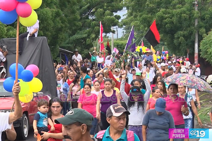 Ciudad Darío celebra multitudinaria y colorida caminata para ratificar apoyo al modelo Cristiano, Socialista y Solidario