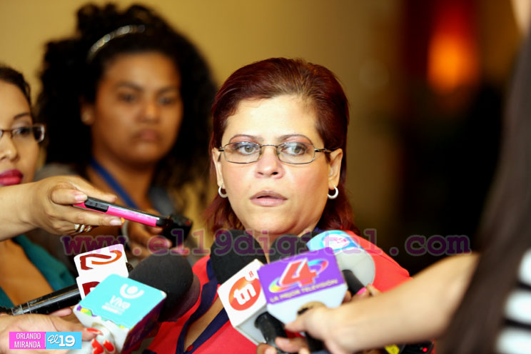 Médicos sostienen el importante encuentro con directora de la OPS