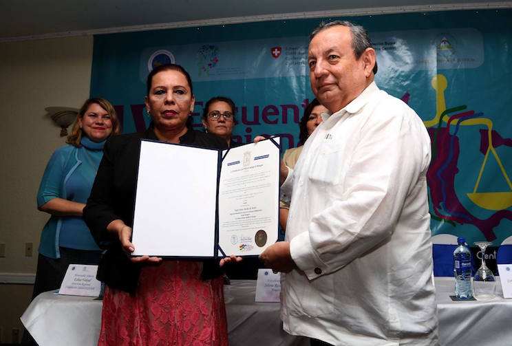 ALMA entrega reconocimiento de Huésped Distinguido a delegación internacional que participa en el IV Encuentro Regional Integradas con Seguridad