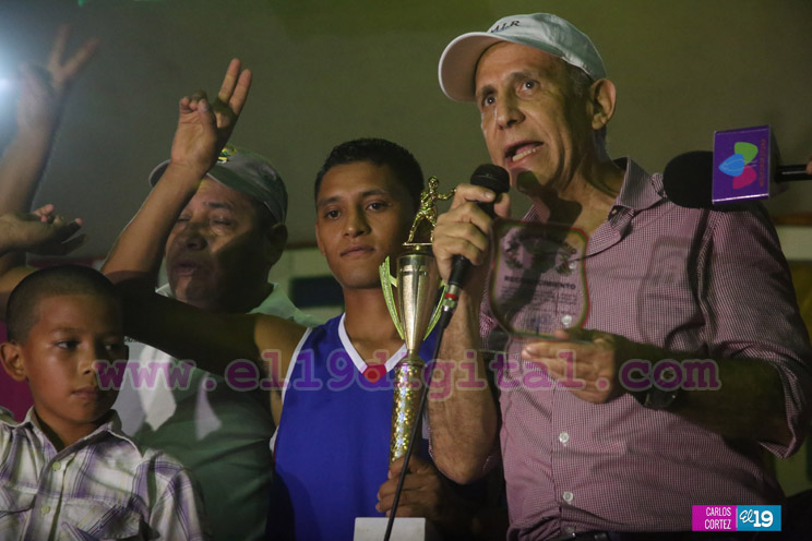 Daniel y Rosario: La Dalia y San Ramón realizan alegre caminata en respaldo a la Fórmula de la Solidaridad