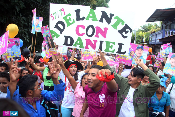 Daniel y Rosario: La Dalia y San Ramón realizan alegre caminata en respaldo a la Fórmula de la Solidaridad