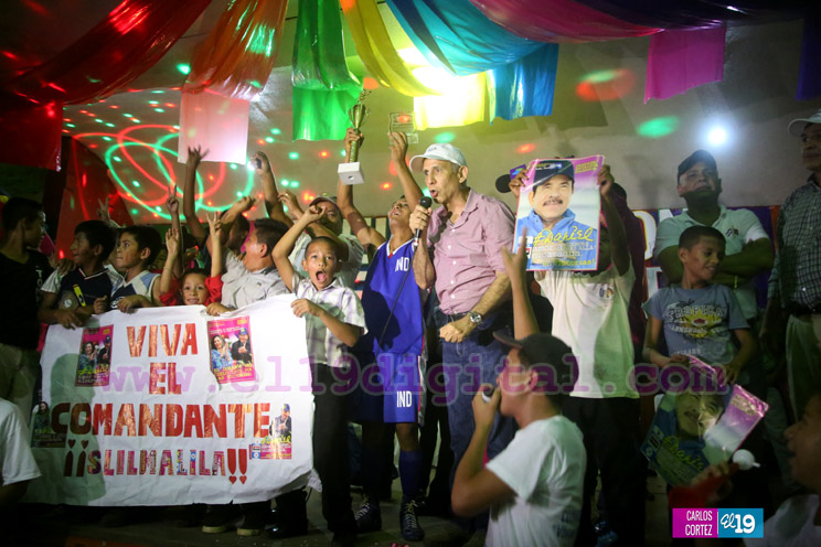 Daniel y Rosario: La Dalia y San Ramón realizan alegre caminata en respaldo a la Fórmula de la Solidaridad
