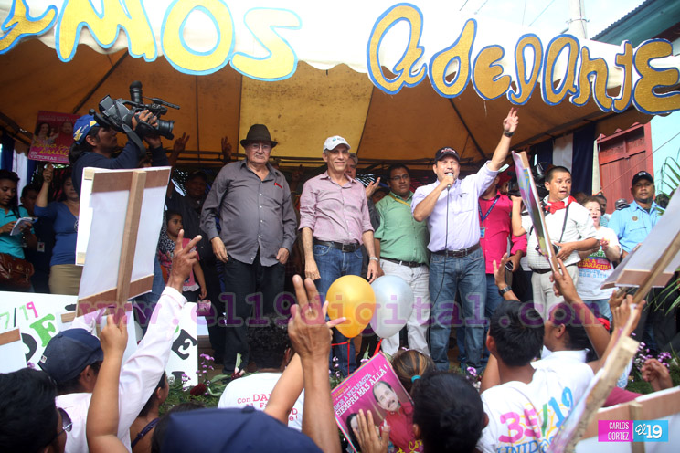 Daniel y Rosario: La Dalia y San Ramón realizan alegre caminata en respaldo a la Fórmula de la Solidaridad