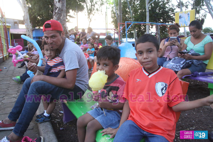 Niñez disfruta en paz y tranquilidad de alegres fiestas en parques de Managua
