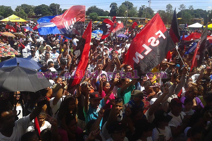 Tipitapa desbordada en apoyo al Comandante Daniel y la Compañera Rosario