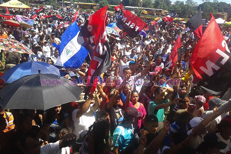 Tipitapa desbordada en apoyo al Comandante Daniel y la Compañera Rosario