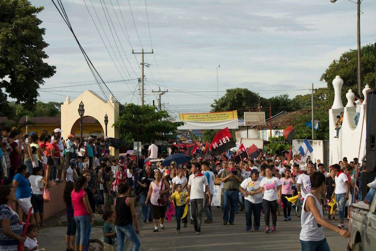 Desborde total en Caminatas Adelante Con Daniel en el Occidente del País