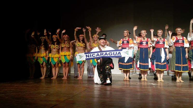 Teatro leonés abarrotado por el Ballet Folklórico LUCNICA