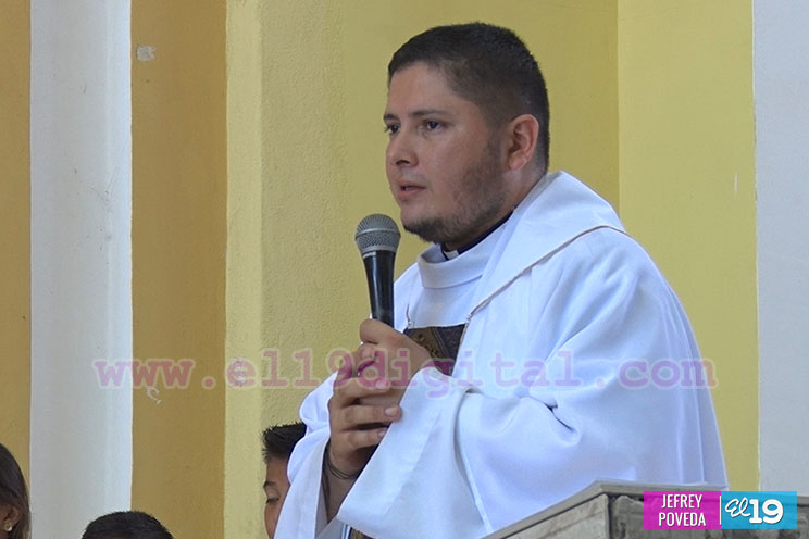 Cardenal Brenes celebra confirmaciones en Parroquia Cristo Resucitado