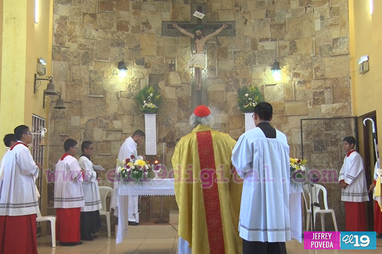 Cardenal Brenes celebra confirmaciones en Parroquia Cristo Resucitado