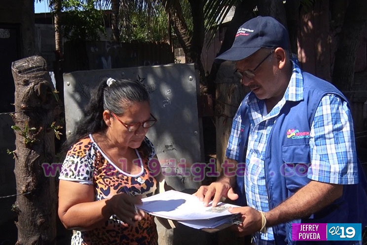 Más familias reciben el título que les da seguridad y felicidad